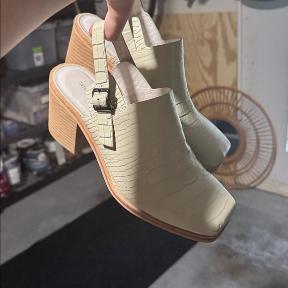 Intentionally Blank Cream Square Toed Embossed Snake Block Heel Sandals - Picture 2 of 3